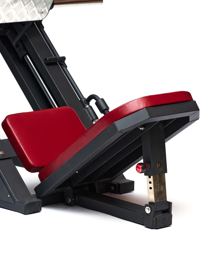 Тренажер Жим ногами под углом Hurricane 020