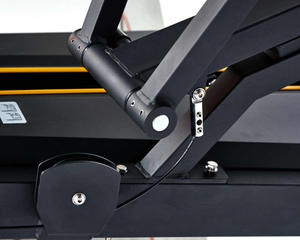 Тренажер Гребная тяга с упором Hurricane 032