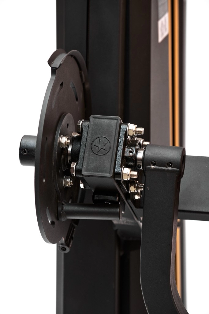 Тренажер Бицепс-машина Hurricane 041