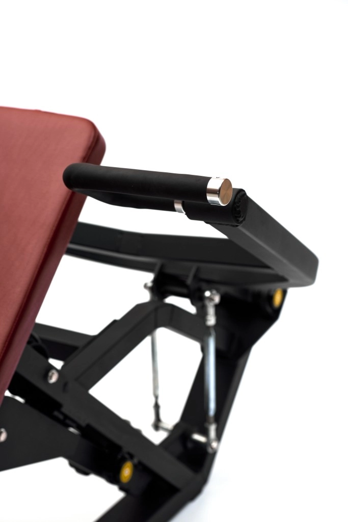 Тренажер Жим от плеч Hurricane 039