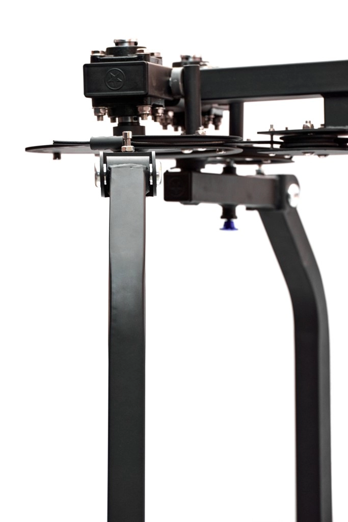 Тренажер баттерфляй Hurricane 040