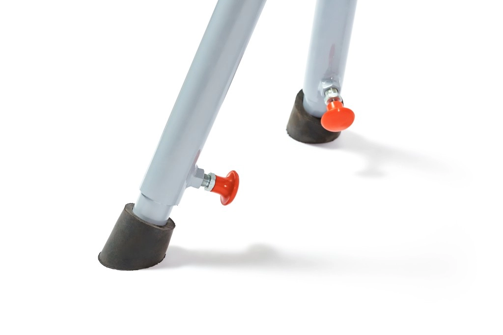 Конь гимнастический маховый Hurricane