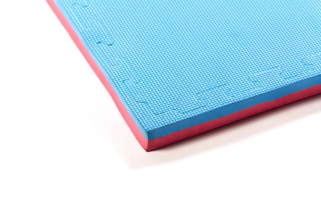 Будо-мат 1000*1000*40 мм, крепление "ласточкин хвост", цвет синий-красный (неликвид)