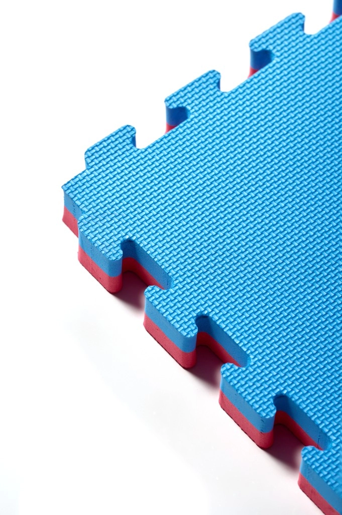 Будо-мат 1000*1000*40 мм, крепление "ласточкин хвост", цвет синий-красный (неликвид)