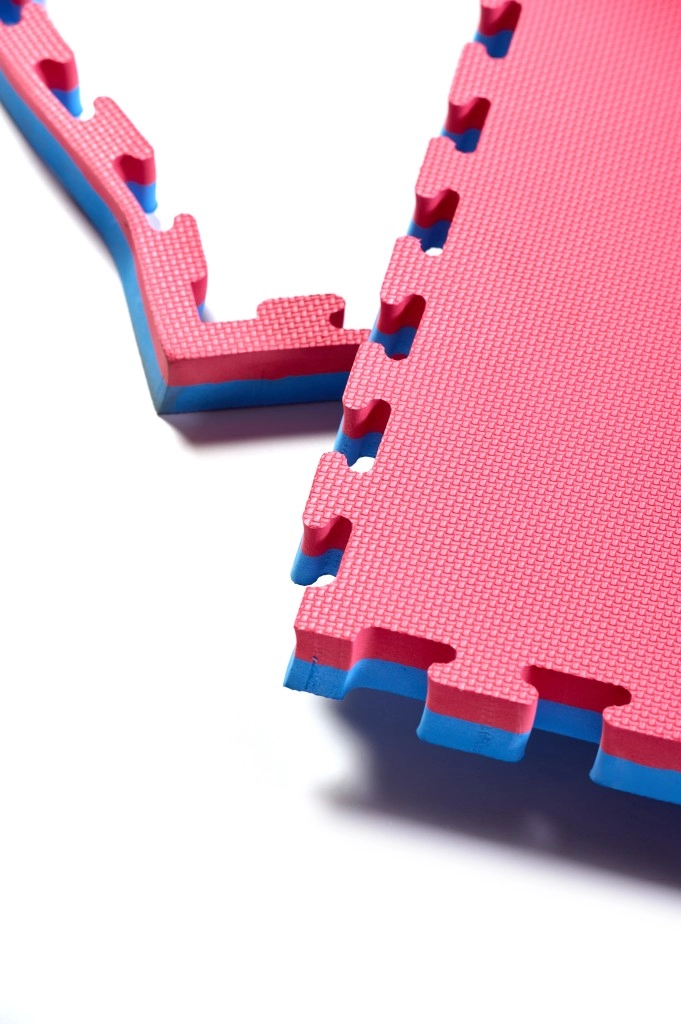 Будо-мат 1000*1000*40 мм, крепление "ласточкин хвост", цвет синий-красный (неликвид)