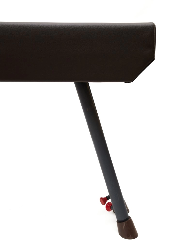 Конь гимнастический Hurricane