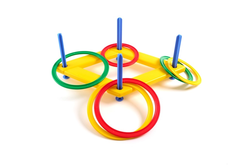 Игра "Кольцеброс" (стойка 4шт., кольцо 6 шт.)