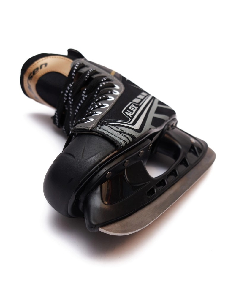 Коньки хоккейные Larsen Alex р.40