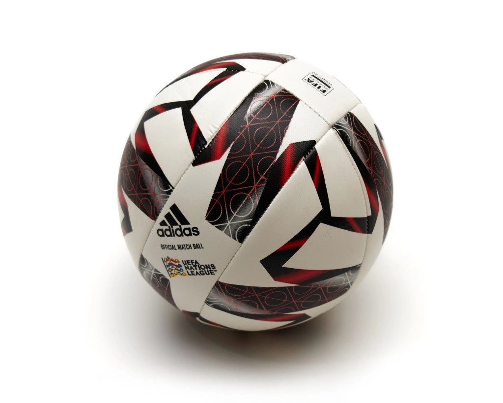 Мяч футбольный Adidas official match ball UEFA nation leagua, р.5 (бело/красный)