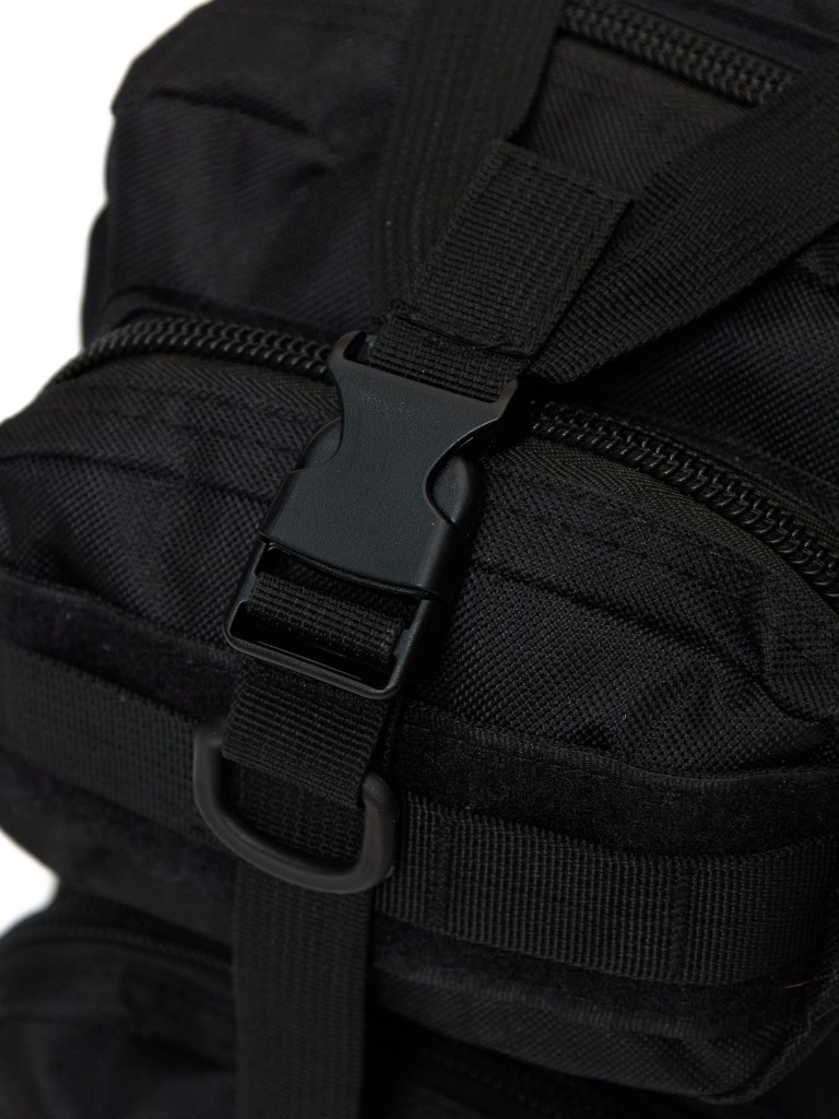 Рюкзак черный длина 40 см, ширина 27 см