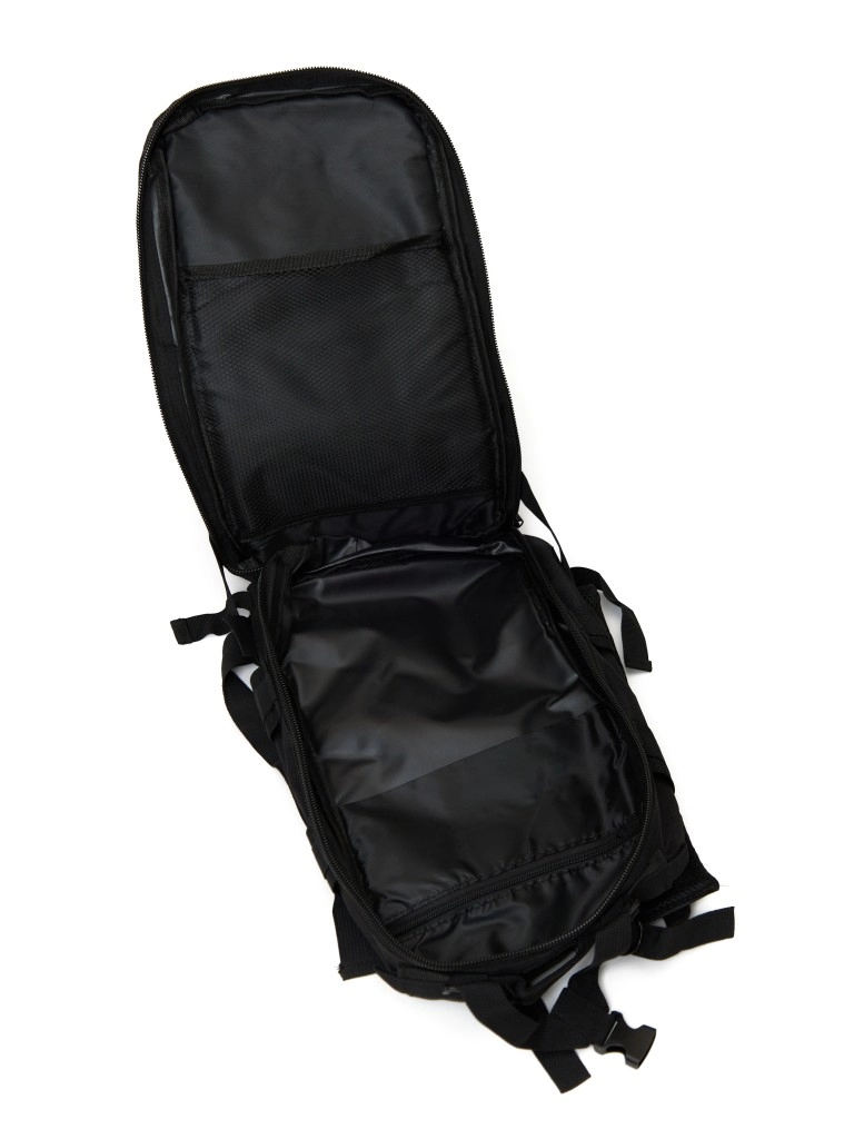 Рюкзак черный длина 40 см, ширина 27 см