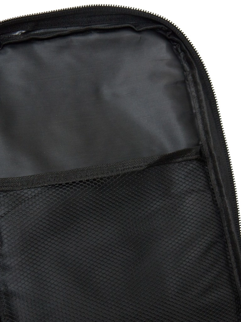 Рюкзак черный длина 40 см, ширина 27 см