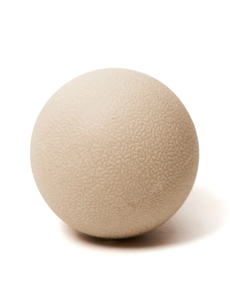 Мяч массажный BODY ICON 5,5 см (Oatmeal)